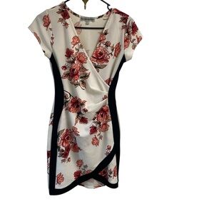 Almost Famous Floral Bodycon Cap Sleeve‎ Mini/Knee Length Dress Party Date Night